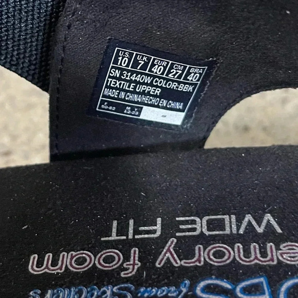 Bobs from Sketchers Women’s Black/Black Desert Kiss Sandal in Size 10W - Picture 9 of 9